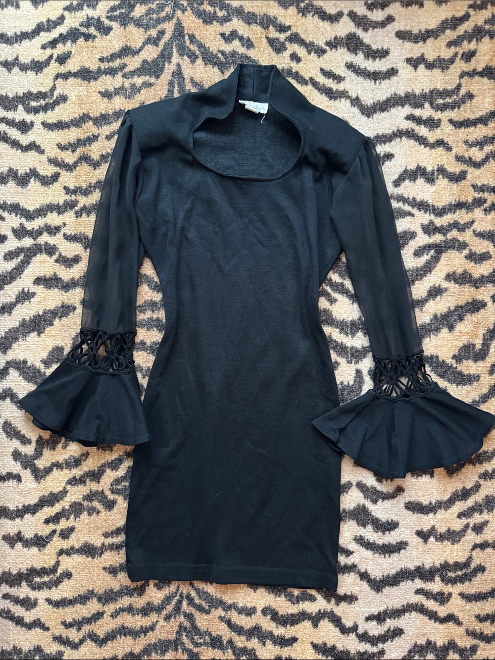 Vintage lace sleeve sheer Bell-Sleeve Dress